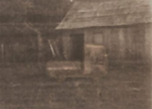 Estacionado na frente do rancho o "carreto", infelizmente não tenho foto melhor dele, esta foi recortada da foto da família, ampliada e retocada com Photoshop.